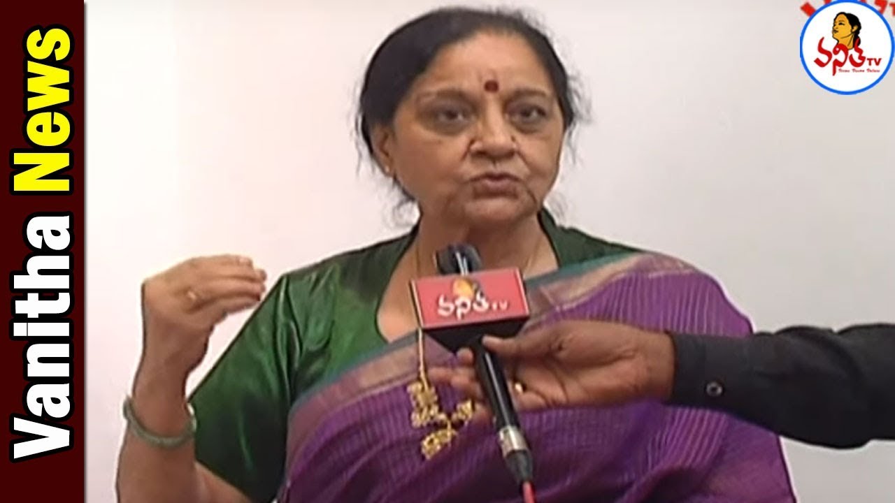 Ashwatha Art Exhibition | Face To Face With Sarla Chandra | Kalakriti Art Gallery | Vanitha TV