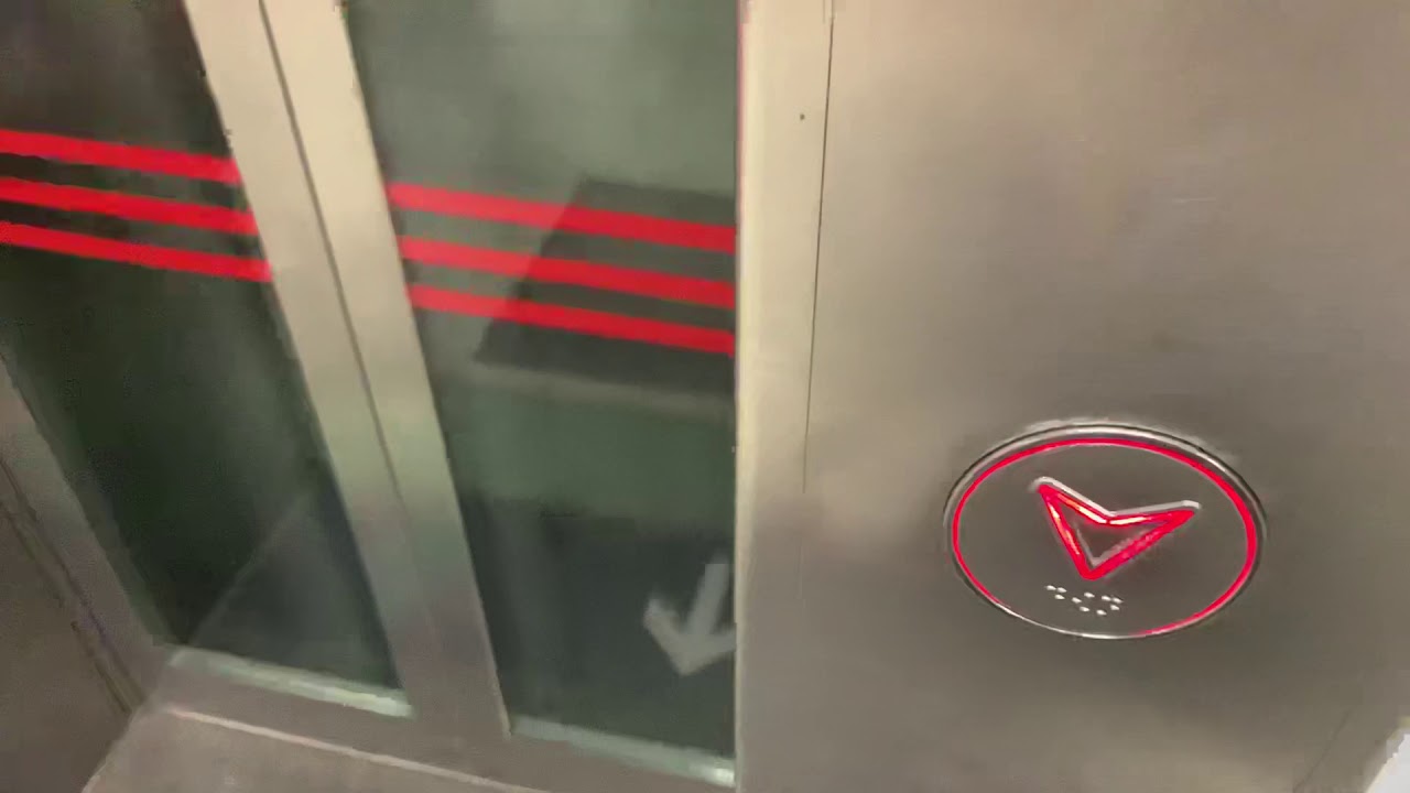Hong Kong Elevator at MTR Station - Lok Fu L1