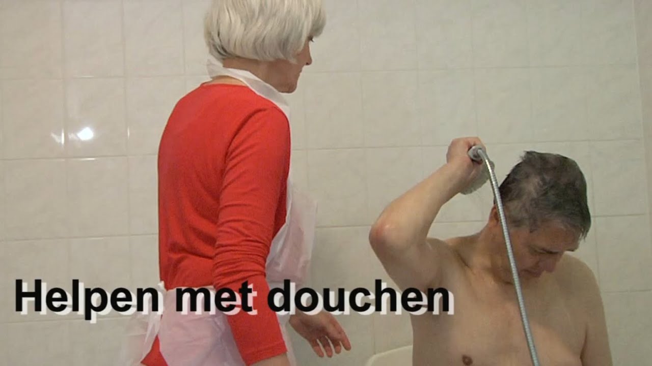 Helpen bij het douchen
