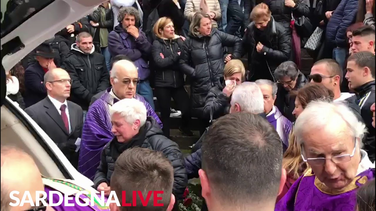 Omicidio ad Alghero. Dolore e lacrime per l’addio ad Alberto