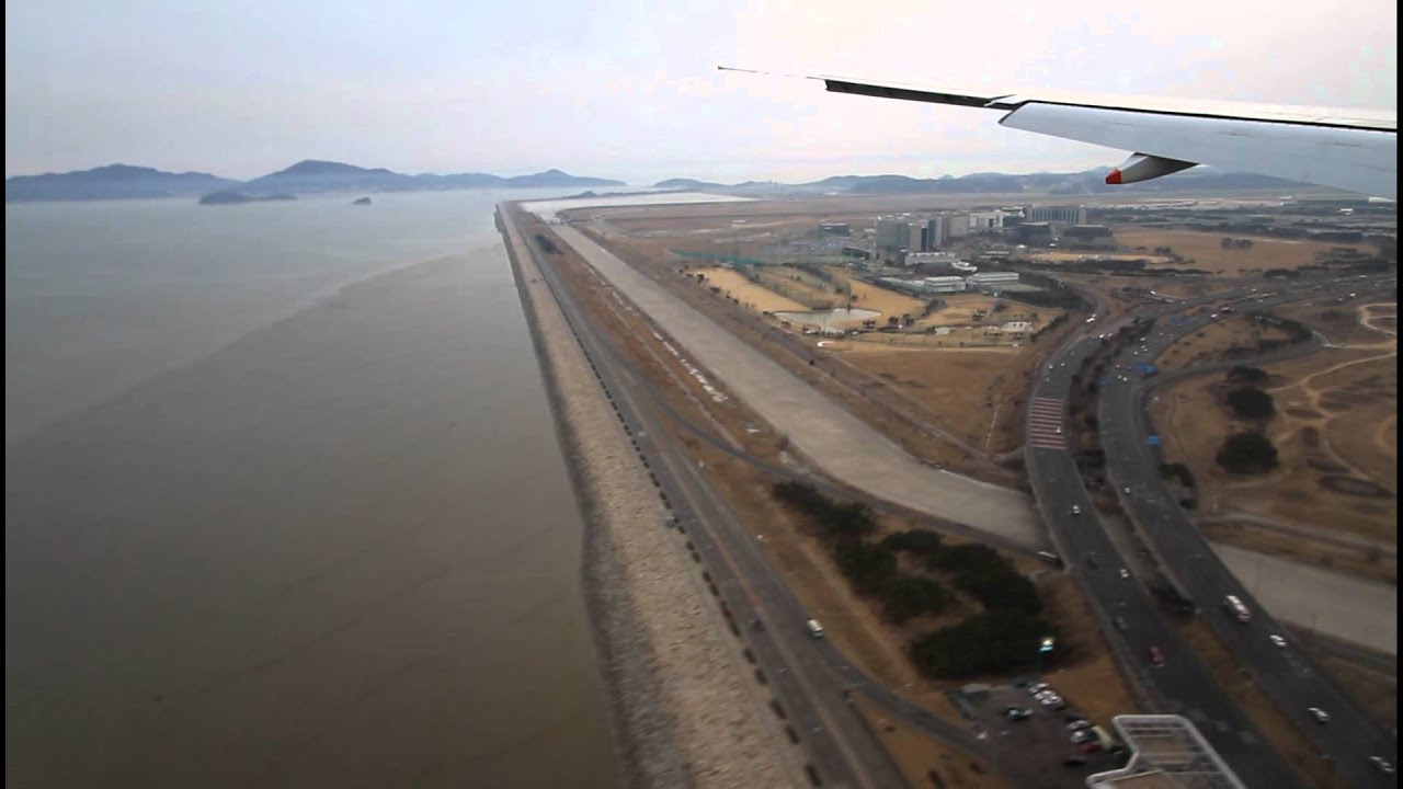 Landing at Seoul-Incheon Airport - Singapore Airlines SQ15 on 29 Feb 2012