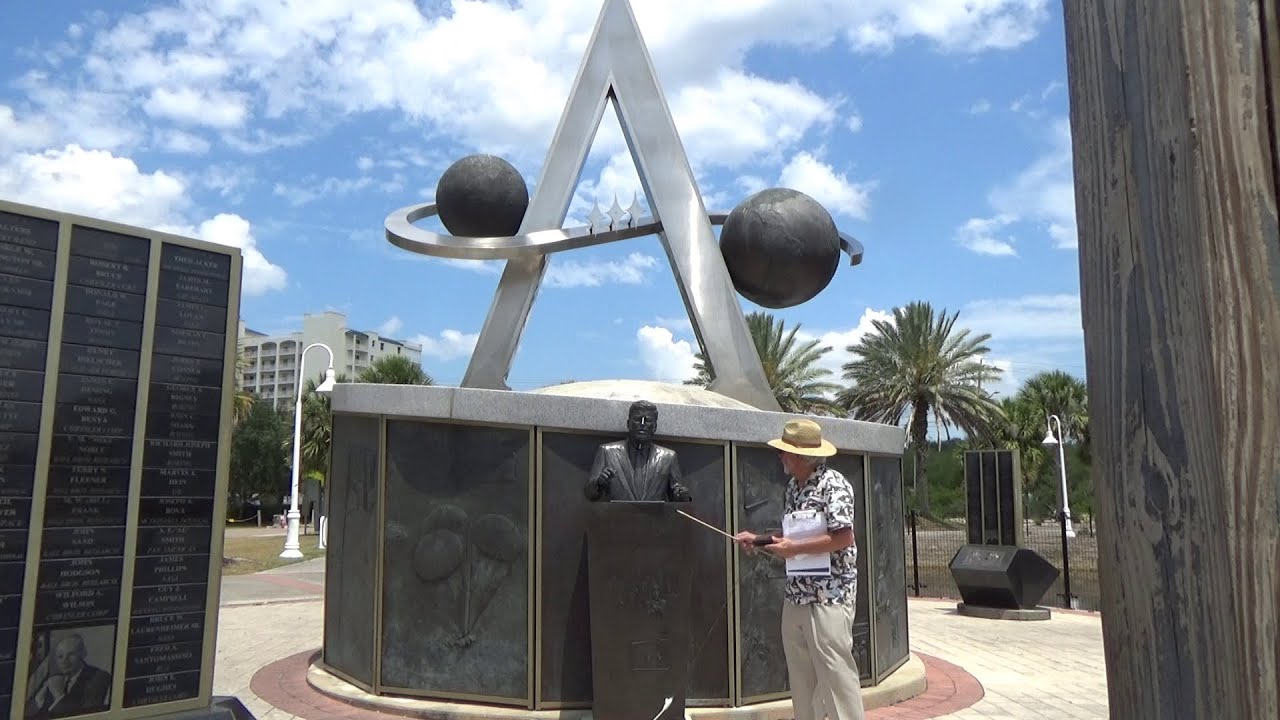 Stay Curious: Tour of Apollo Monument at Space View Park while discussing Apollo (Aired 2020-05-21)