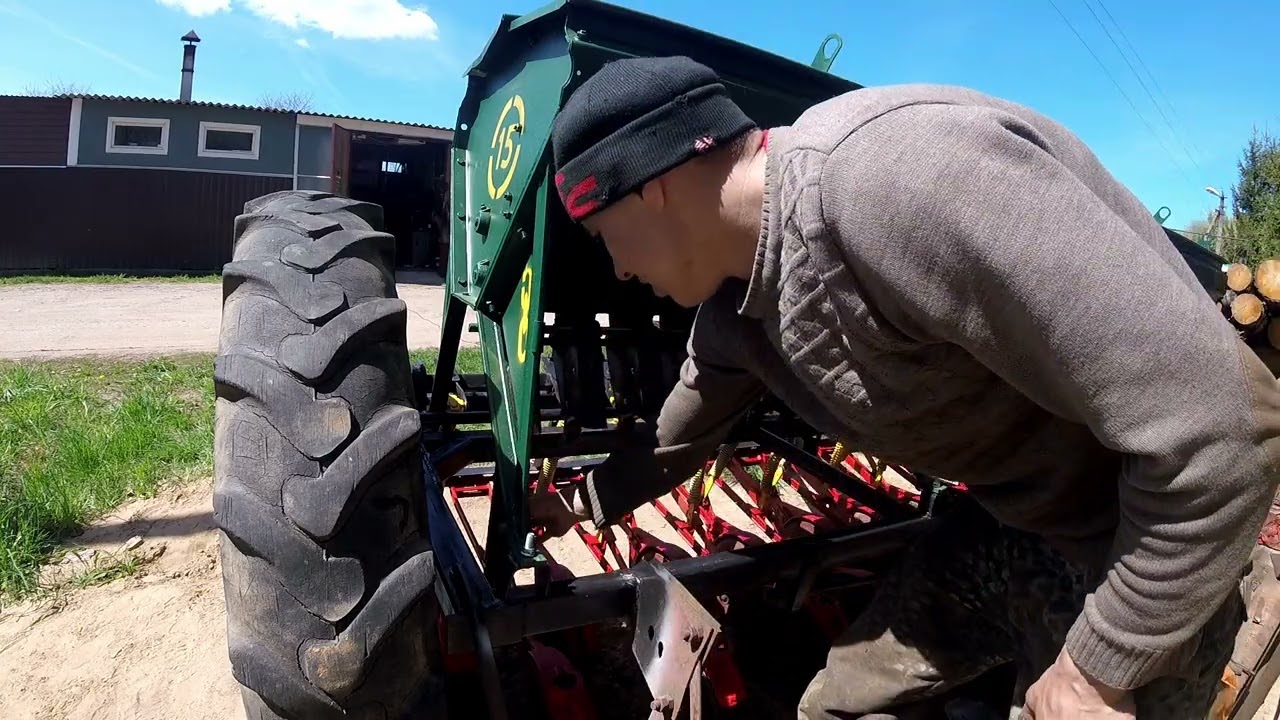 Сеялка СЗТ 3 6 (установка сошников, воронок под семяпроводы) #2