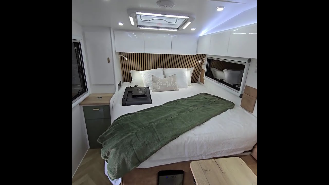 2025 CADILLAC RV 220 OUREA ROYAL FAMILY CARAVAN - TRIPLE BUNK #cadillacrv