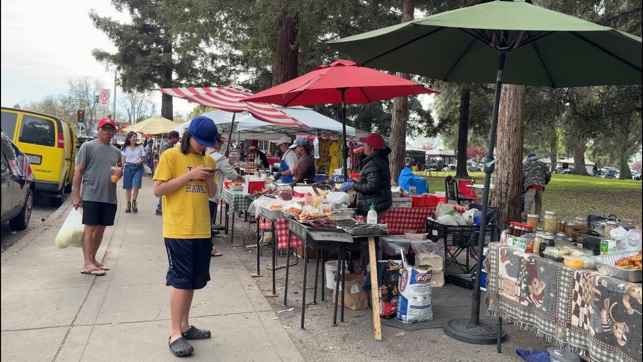 Street foods at Angel Cruz Park #food #youtube #streetfood 