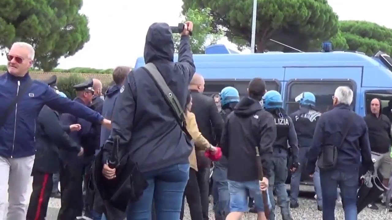 RAVENNA: Omaggio al gerarca fascista Muti, tensione al cimitero | VIDEO
