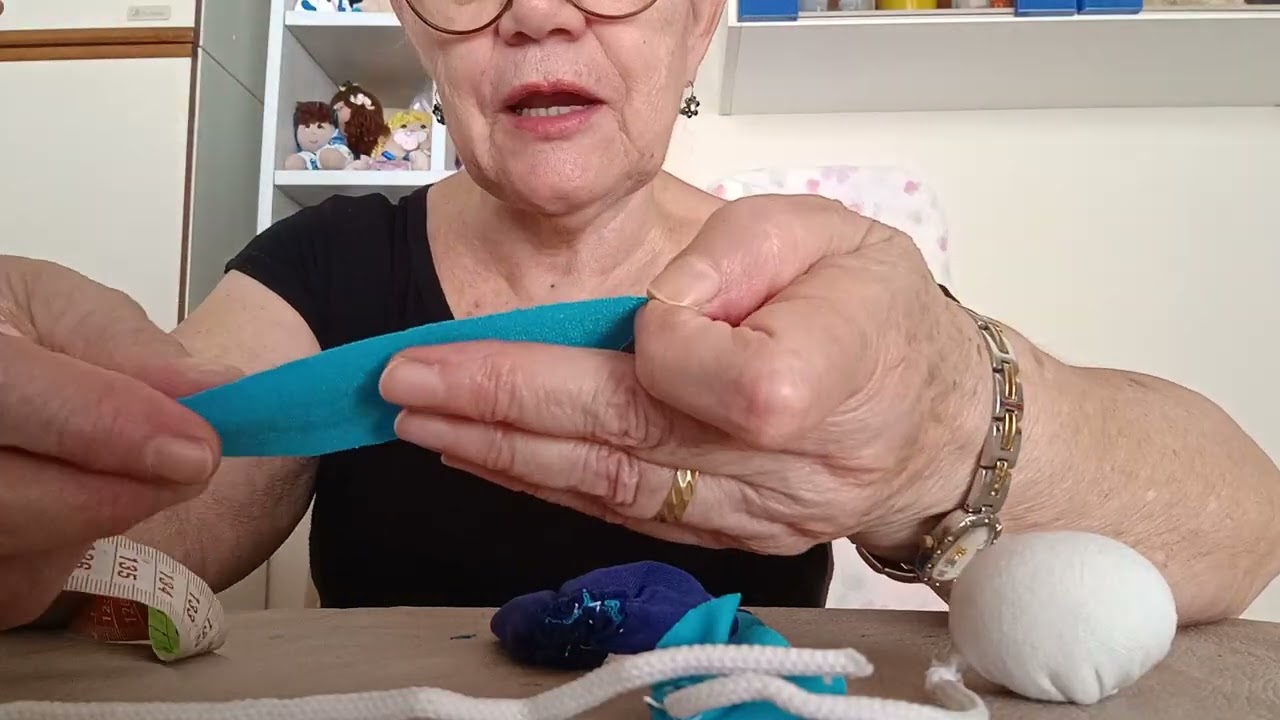 Como fazer uma linda boneca chaveiro muito fácil de vender.