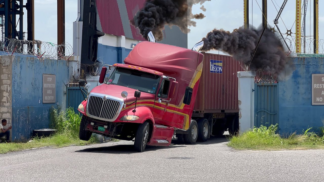 Kingston Wharf | S2• E9 | EPIC #kenworth #peterbilt #truck