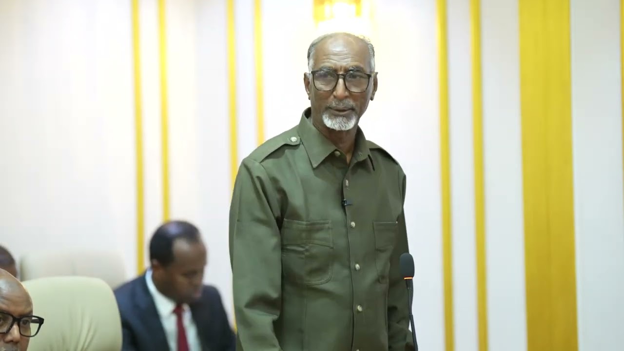 Wasiirka Arrimaha Guddaha oo ka hadlay qorshaha xukuumada ee colaada gobolada Awdal iyo Salal.