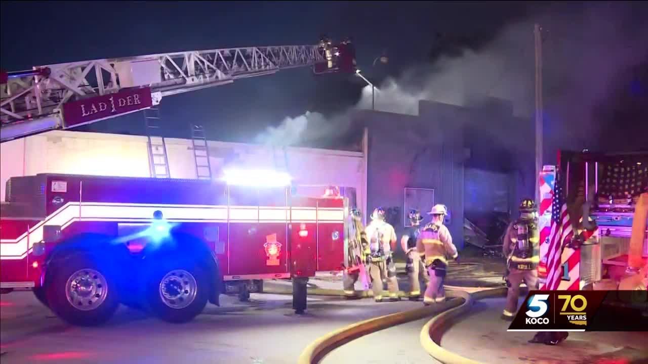Crews battle large commercial fire in northwest Oklahoma City