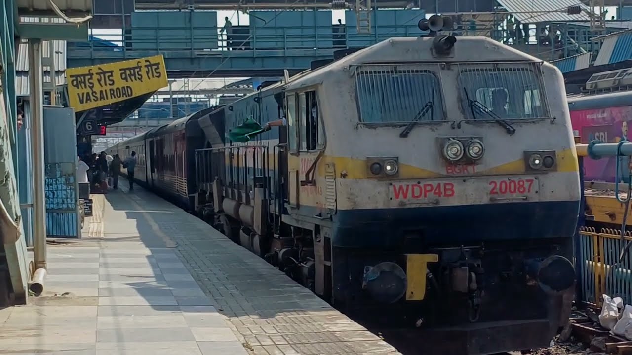 LOUD HONKING DEPARTURE SCENES OF MAHARAJAS EXPRESS & 09654 AJMER SPECIAL 🔥🔥🔥🔥