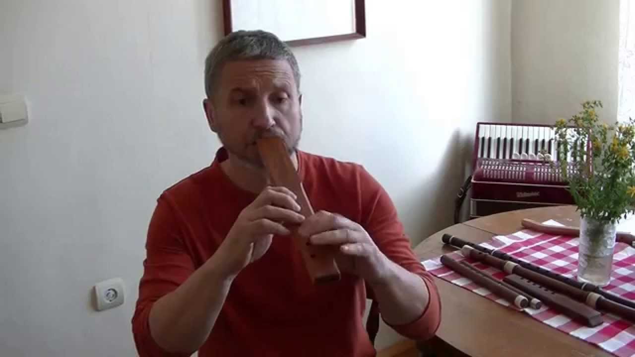Двоянка Ла. Майстор на народни инструменти З.Бешенджиев