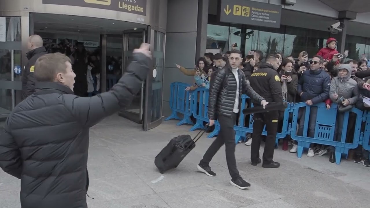 Llegada del Real Madrid al aeropuerto de Villanubla en Valladolid