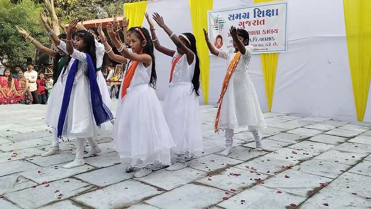 તેરી મિટ્ટીમેં મિલ ... Teri mitti me mil javan dance