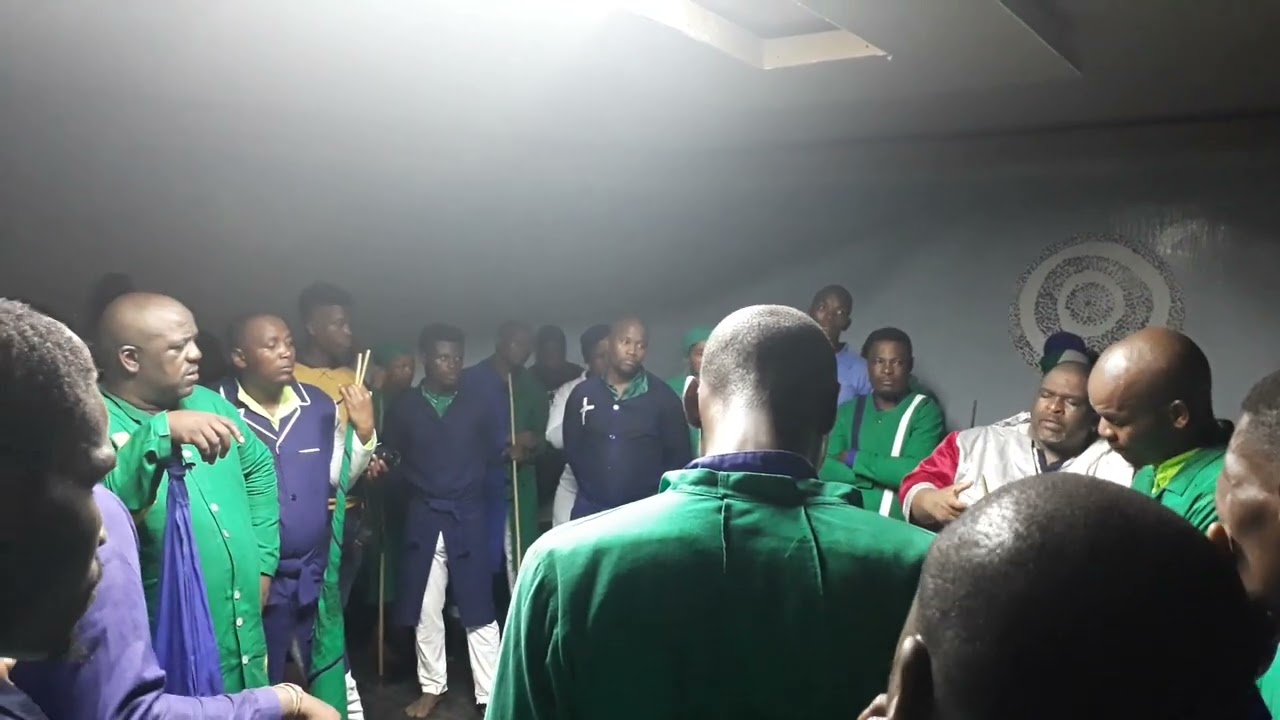 Dr Nyuswa egeqa amagula enkonzweni kaDr Mabalengwe. Bekushubile kakhulu... 064 951 9974
