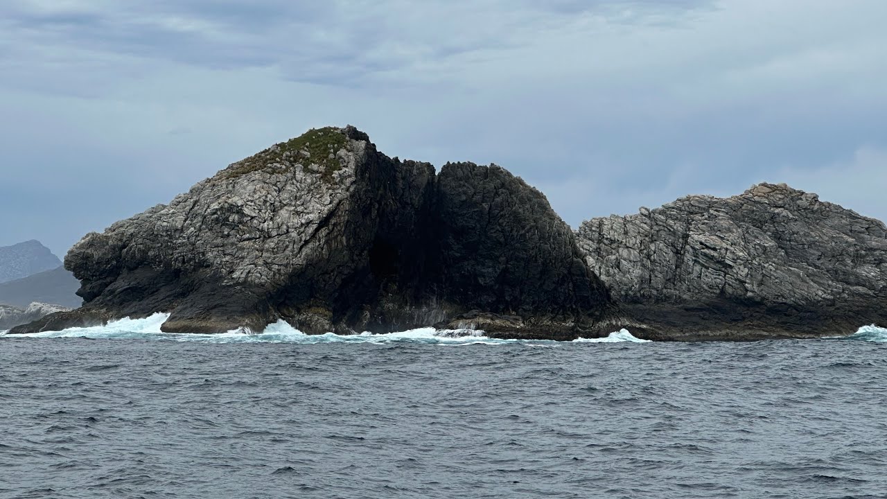 Jeanne sails solo around the south of Tasmania to the remote wilderness of Port Davey 