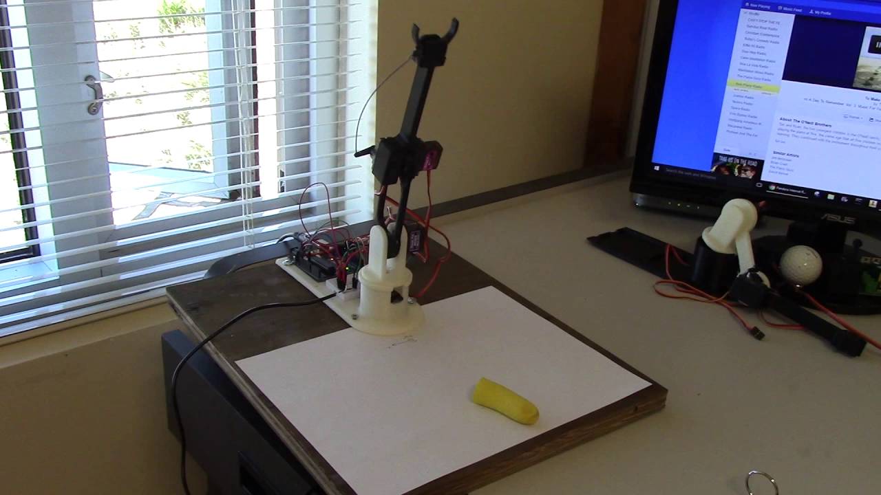 3D Printed Robot Arm: Pick and Place