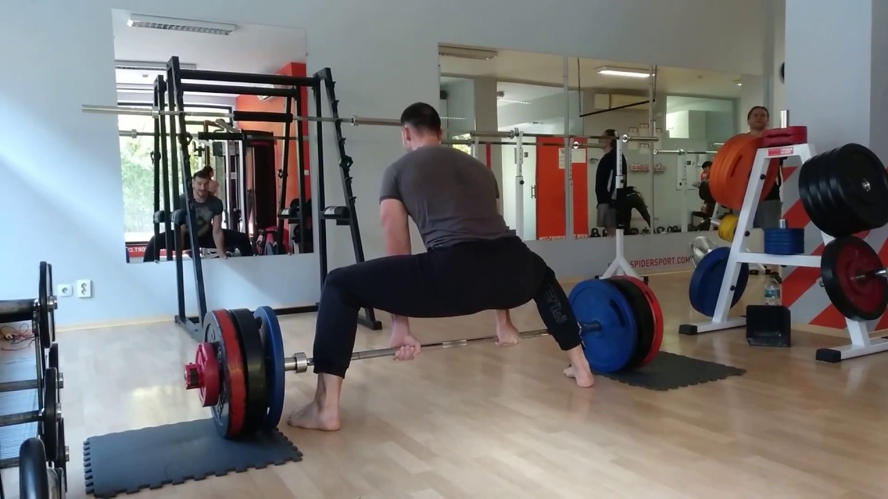 Ultra Wide Sumo Deadlift @ 170kg