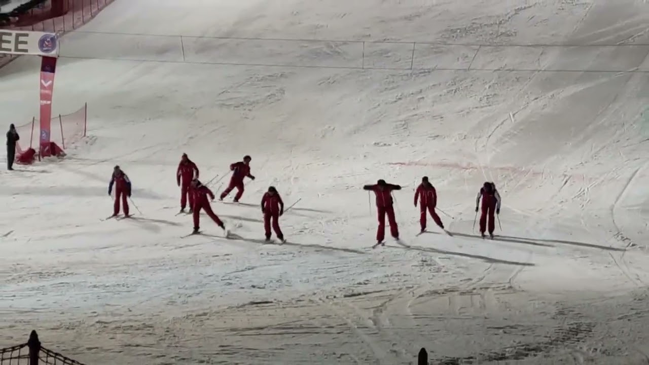 MERIBEL mercredi 11 02 2026 le show des moniteurs