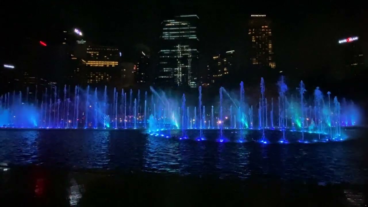 KLCC Night Water Fountain Show