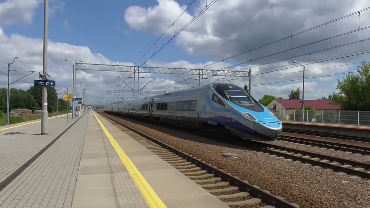 Stacja PKP Włoszczowa Północ [ EIP EIC IC TLK Regio ]