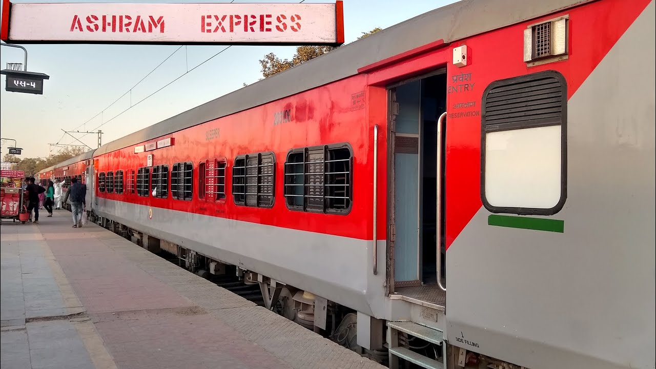 The Legendary ASHRAM Express | Short Train Journey | Abu Road Twins | Indian Railways