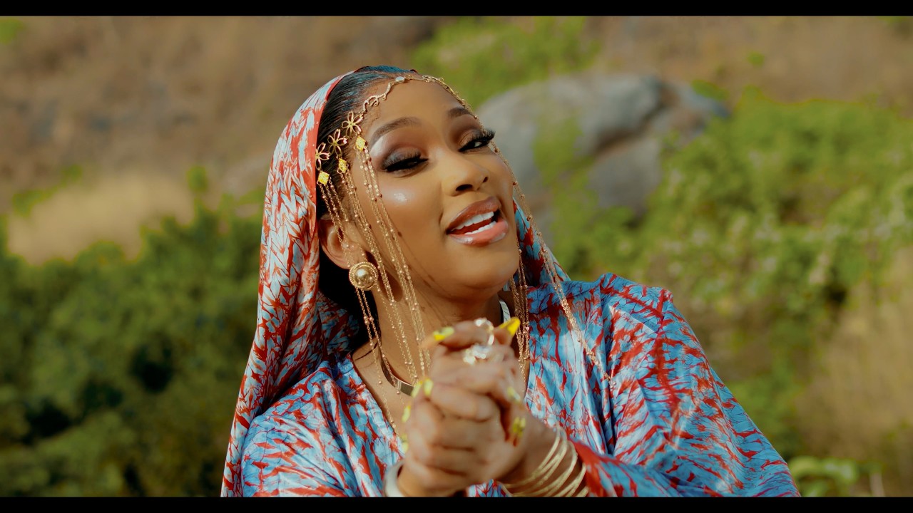 DJELYKABA BINTOU - MANSAYA (Clip Officiel)