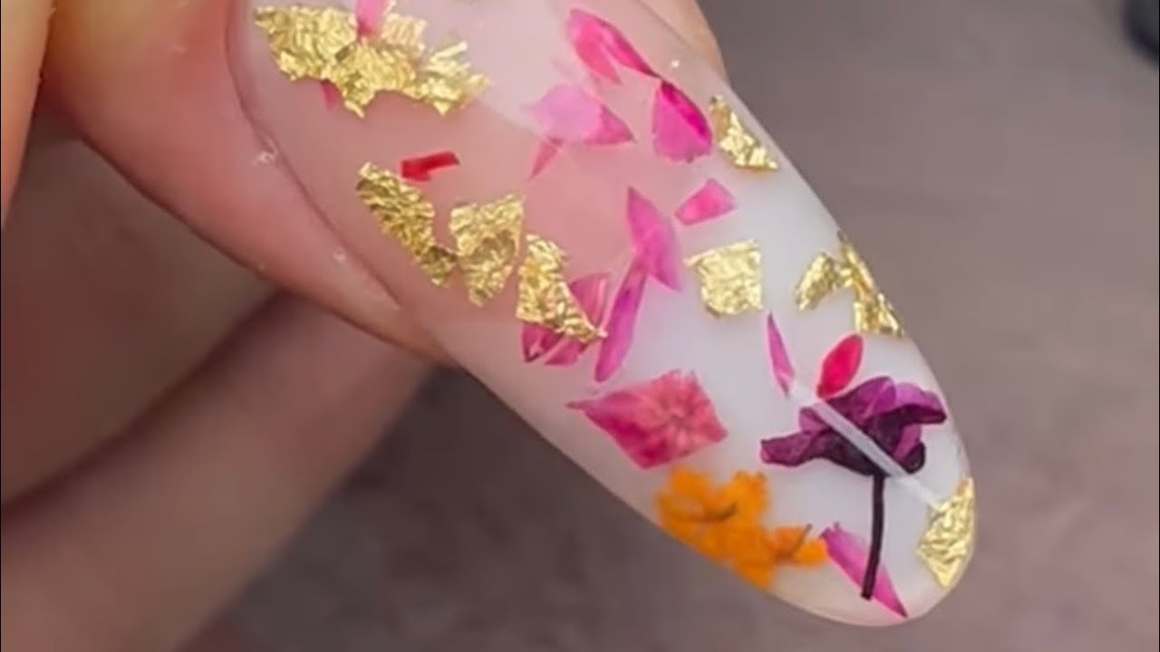 Haciendo mis en acrílico 💕💅