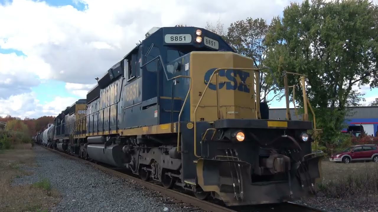 CA-11 with CSX 8851 and CSX 8828 on 10/26/25
