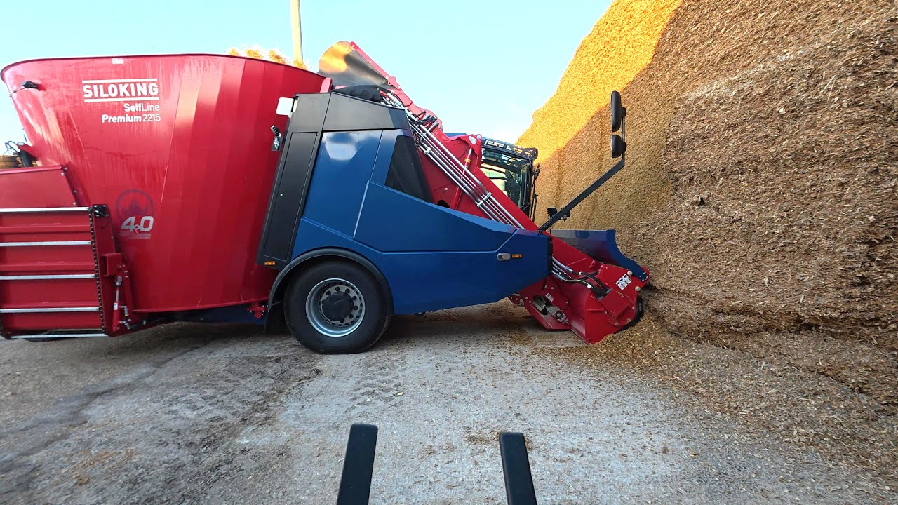 CANADIAN FARMER - BRAND NEW - SILOKING FEED MIXER. 15m3 GERMAN mixer arrives for it's first days job