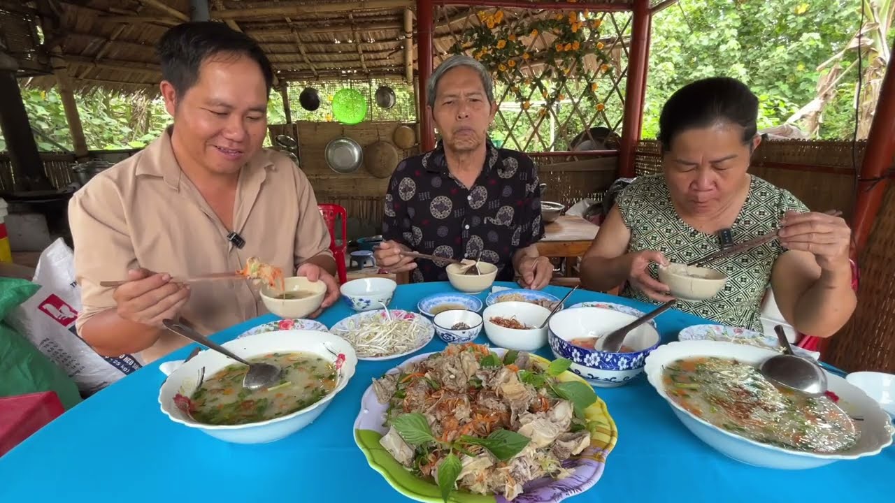 RẤT VUI MỪNG KHI PHƯƠNG ĐƯỢC NHẬN NHỮNG MÓN QUÀ ĐỒNG QUÊ RẤT QUÝ GIÁ