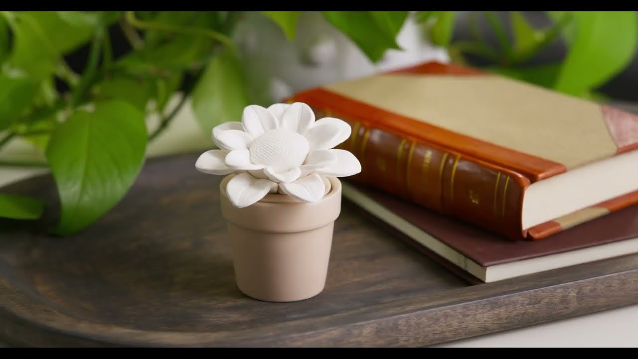 Sunflower Porcelain Diffuser by Airom&eacute;