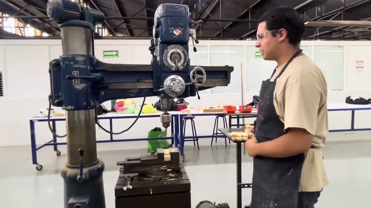 FUNCIONAMIENTO TALADRO RADIAL