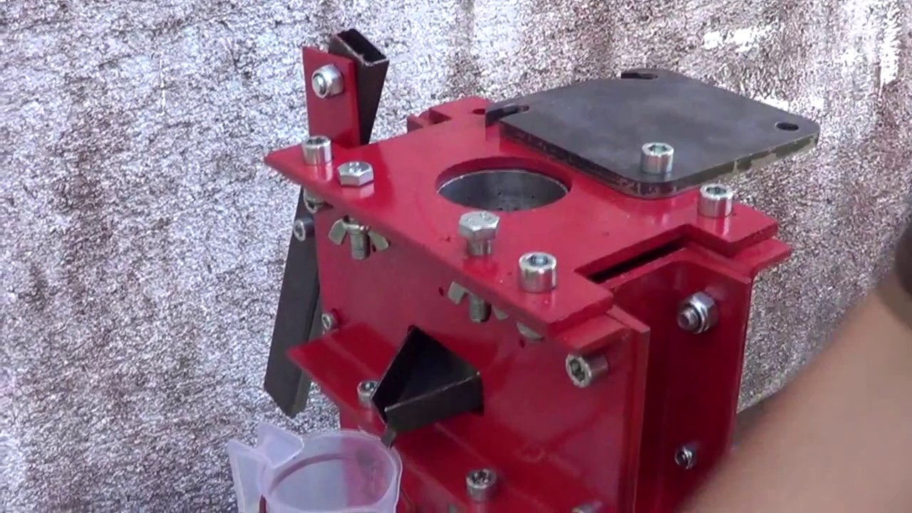 Multifunctional hydraulic oil press