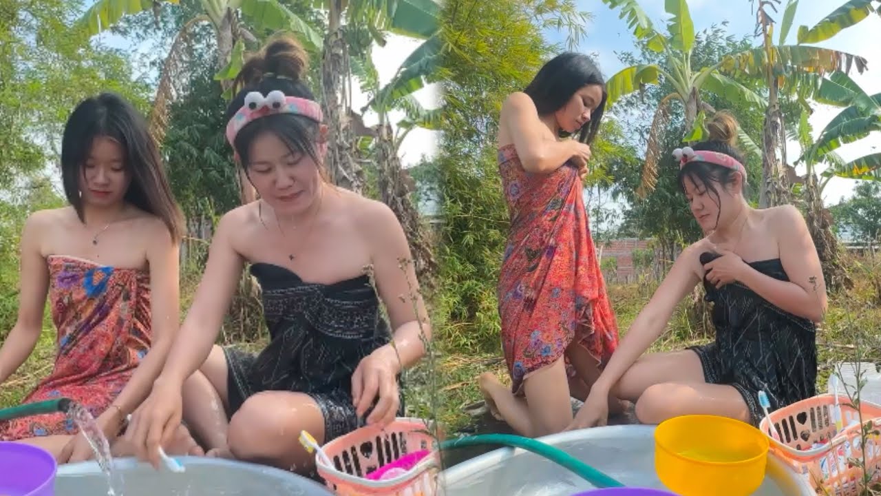 สาวลาว🇱🇦 อาบน้ำ 🌪️ท้าลมหนาว 🌪️เดือนธันวาคม⁉️💢💢💢#￼ วิถีชีวิตสาวลาว🥰#￼ สาวลาวชนบท#เที่ยวลาว #laos