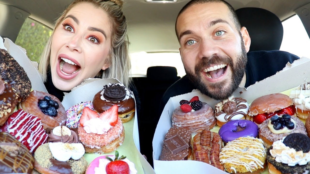 MASSIVE DONUT CHALLENGE TASTE TEST with KELSEY AND JOE!!