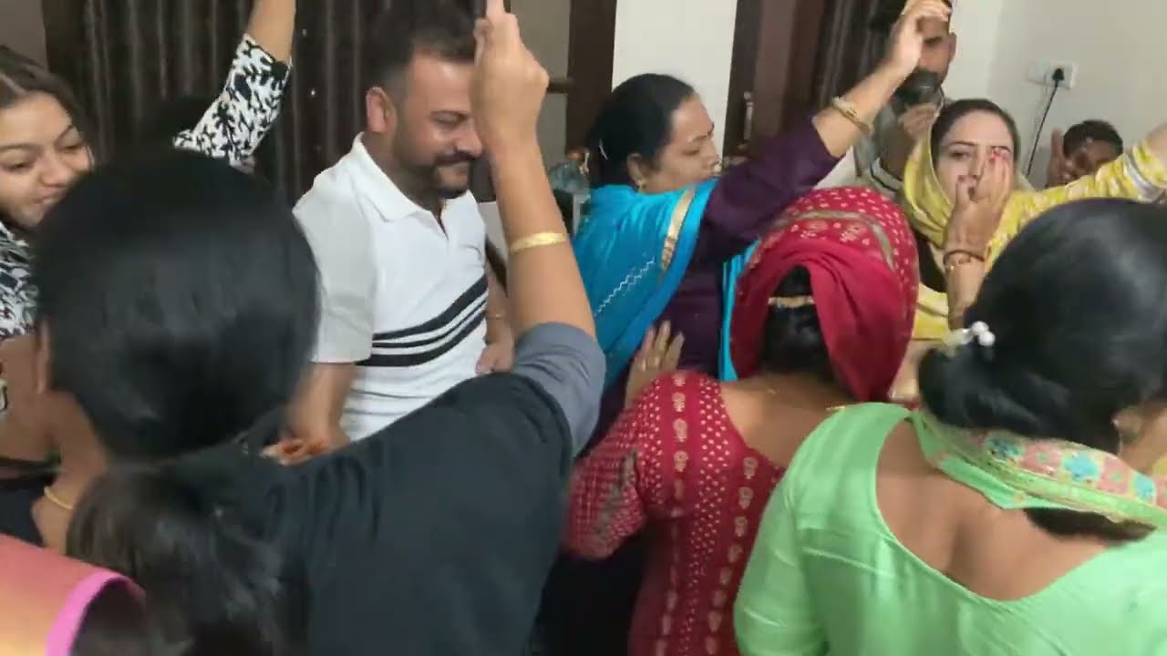 Mela mayia da//mata bhajan//jagrata//jai mata di