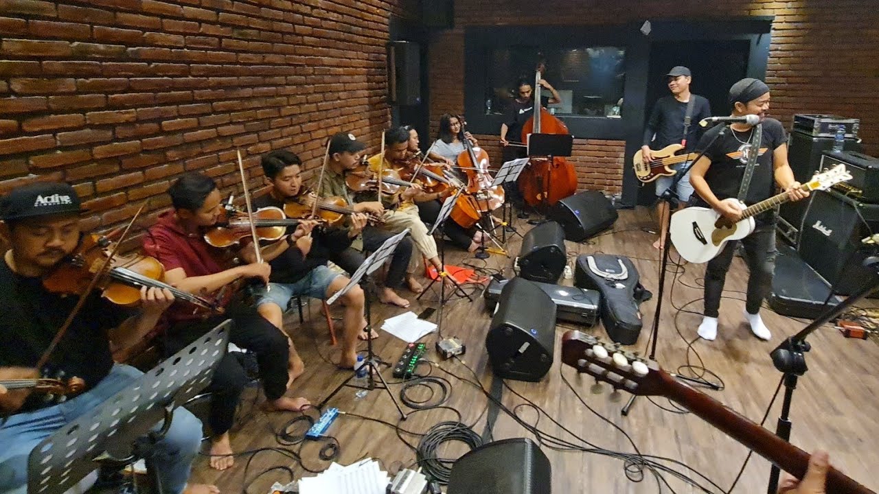LATIHAN KOLABORASI BERSAMA SUNDARAM STRING ORKESTRA