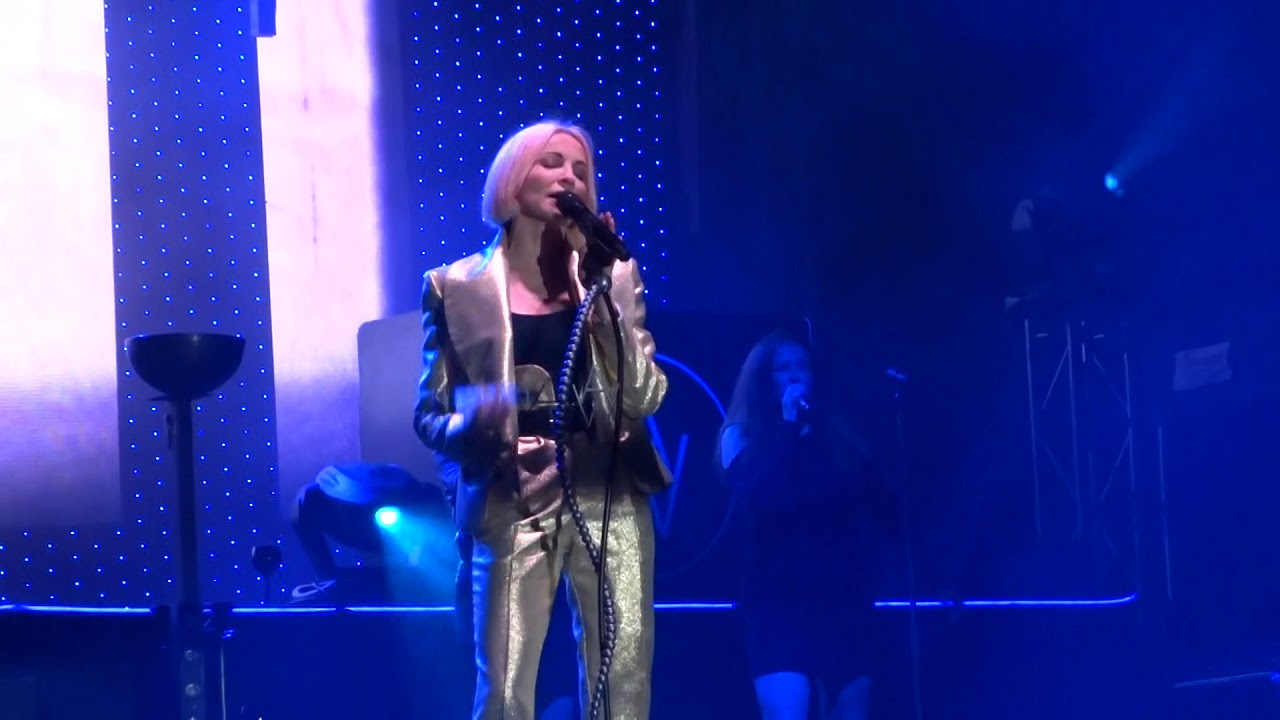 Anna Wyszkoni - Biegnij przed siebie