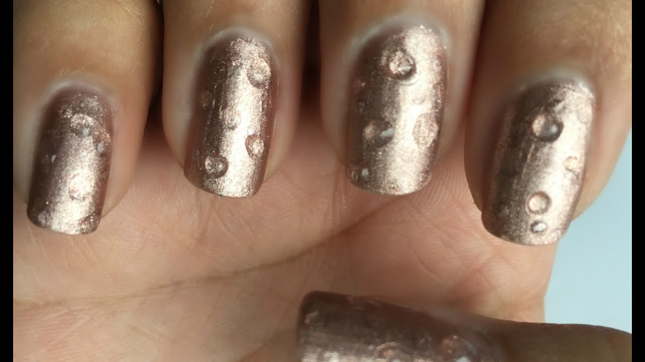 Raindrop nail art
