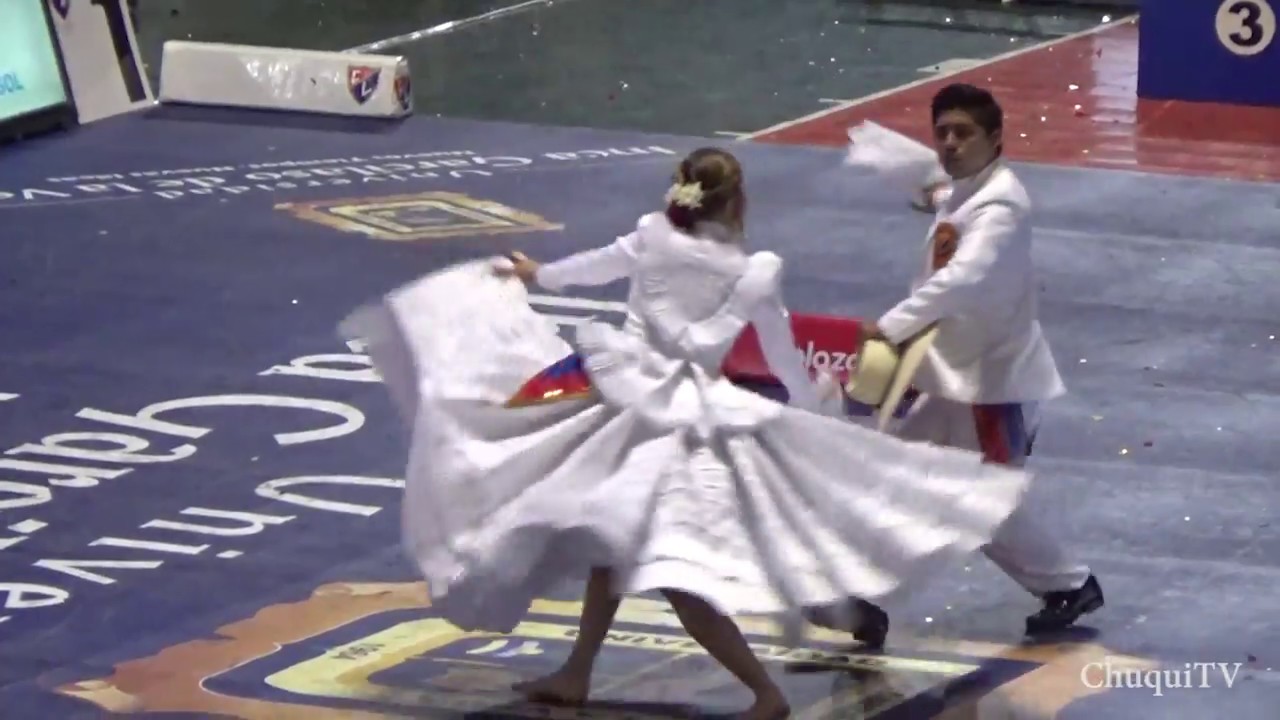 Entrega de Campeonato de Macarena Carrillo y Alejandro Corcuera. Campeones Mundiales Juvenil 2017