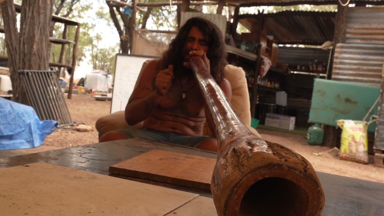 Bassline Growler by Ed Solo and Mc Melo Didgeridoo remix.