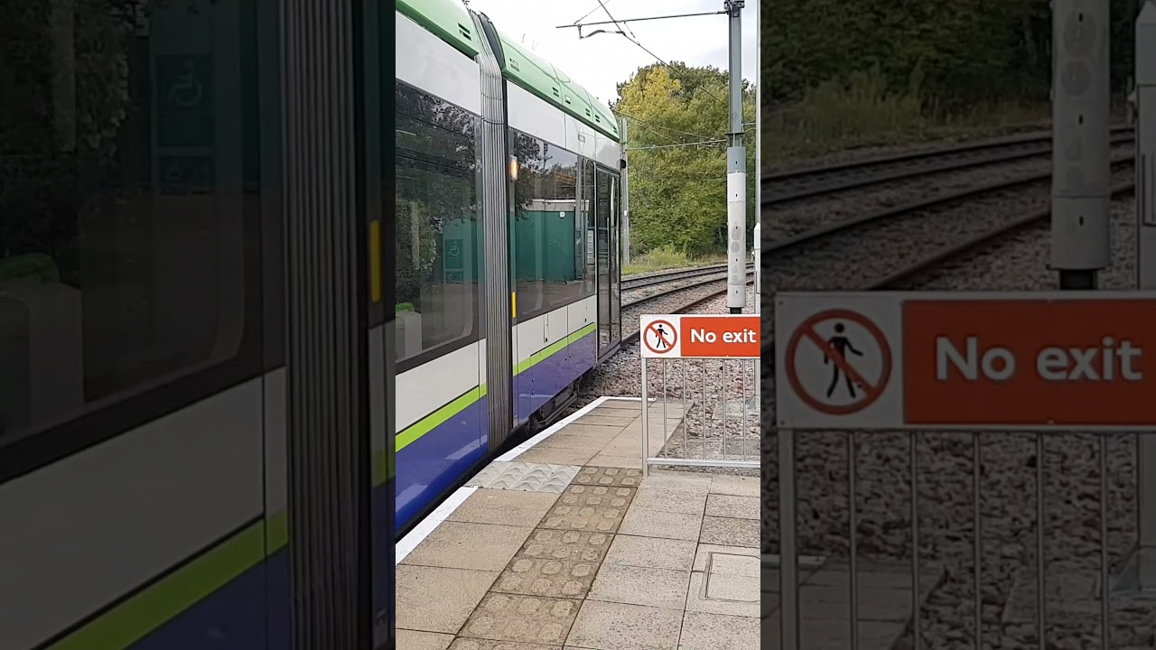 Tramlink Stadler Variobahn 2561 arriving Dundonald Road Tram Stop on 6/11/21 #shorts