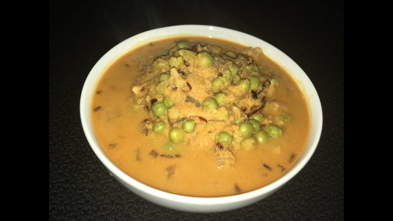 Vatana ani Cauliflower Ambat | Peas & Cauliflower Curry | Konkani Recipe |