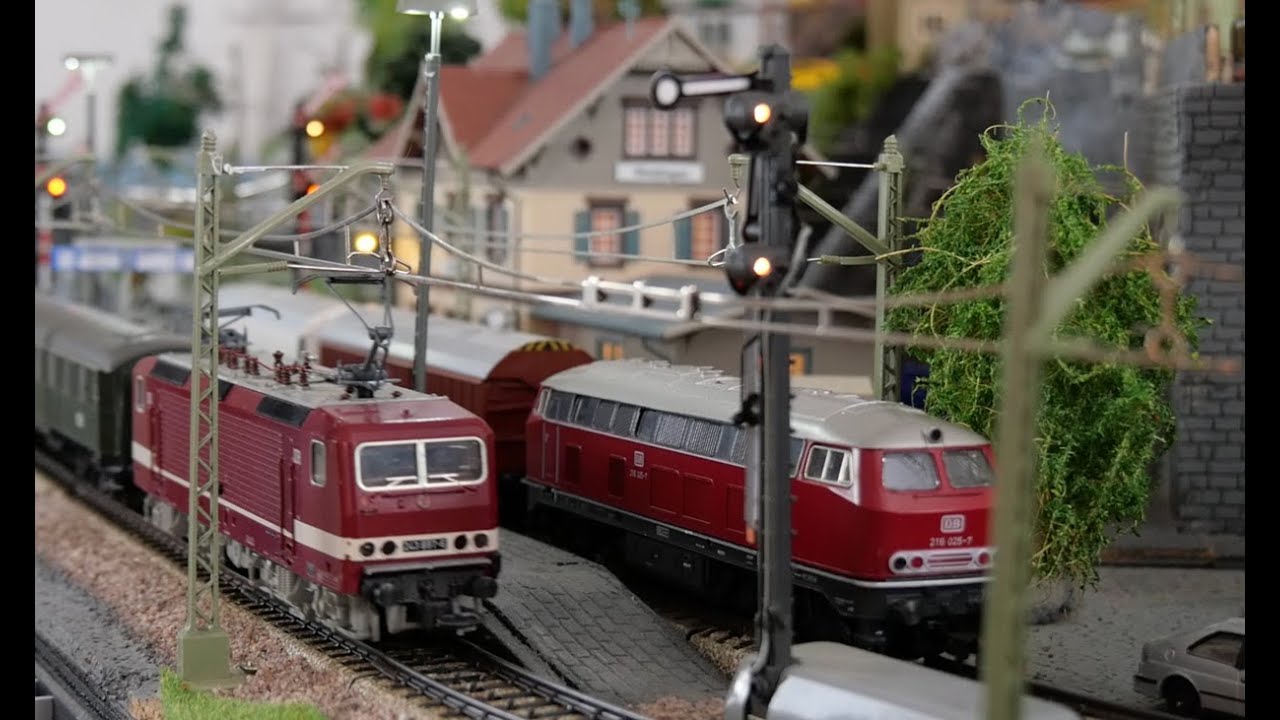 Vorstellung der M&auml;rklin Lok 3443 nach dem Vorbild der E-Lok BR 243/143