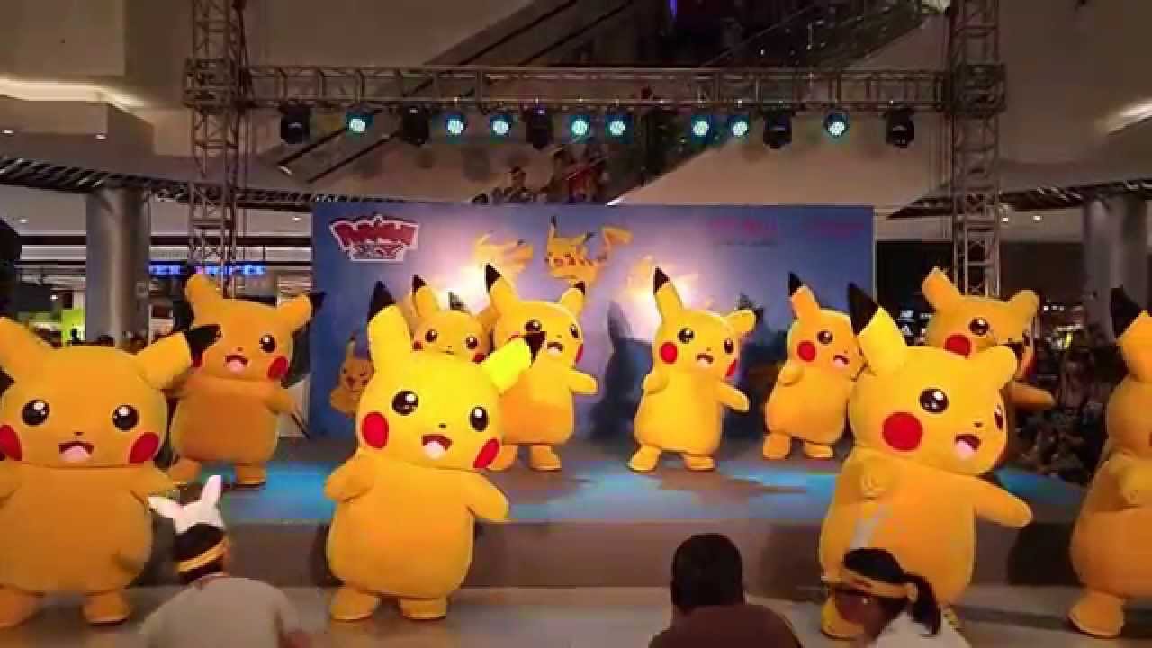 Pikachu Dancing / AEON Mall Long Biên