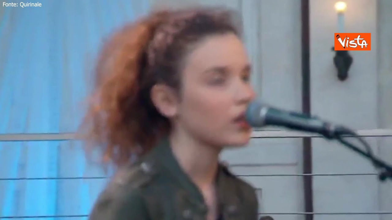 Frida Bollani emoziona il Quirinale cantando Caruso di Lucio Dalla
