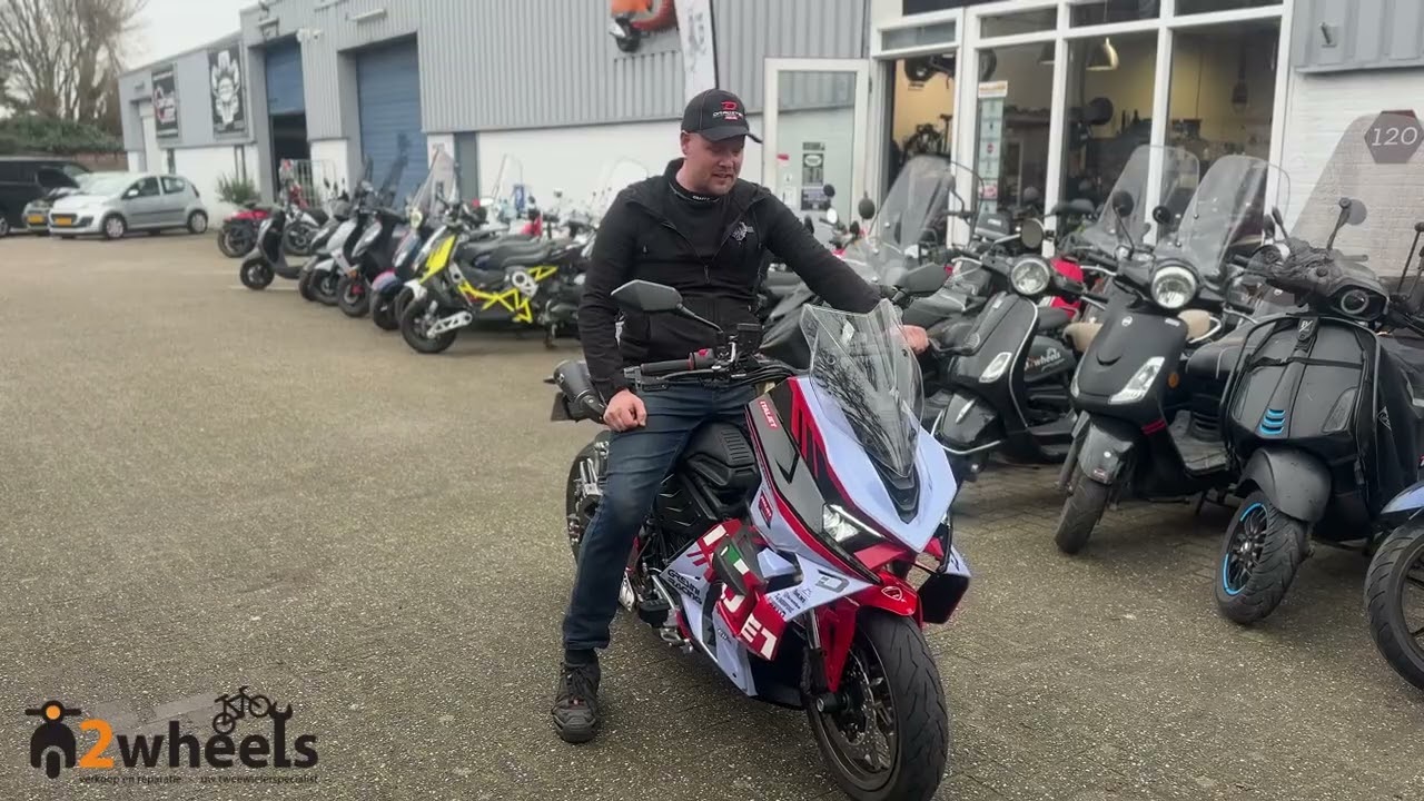 De Italjet Dragster 700 Twin. Aangekomen in Nederland. Kom hem bekijken en proefrijden in Rijnsburg.