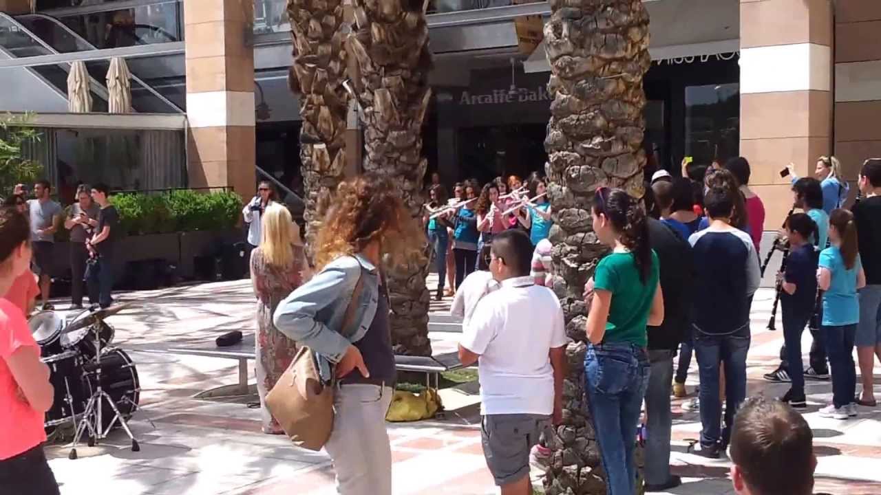 Flash Mob - Mamma Mia, Israel, Kfar-Saba (April 12 2013)