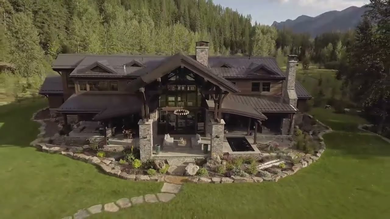 East Kootenay Chalet: A Tranquil Riverside Experience